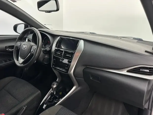 Toyota YARIS 1.3 16V FLEX XL PLUS TECH MULTIDRIVE