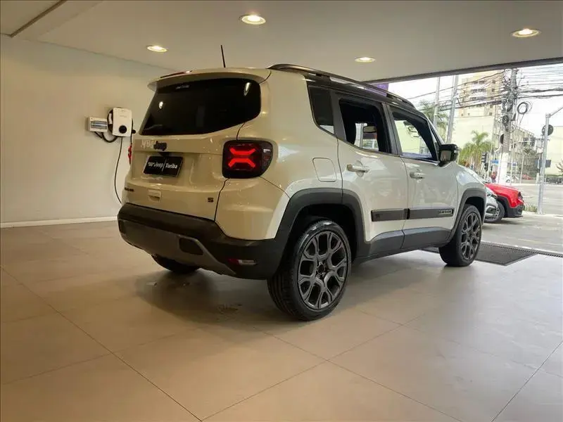 galeria RENEGADE