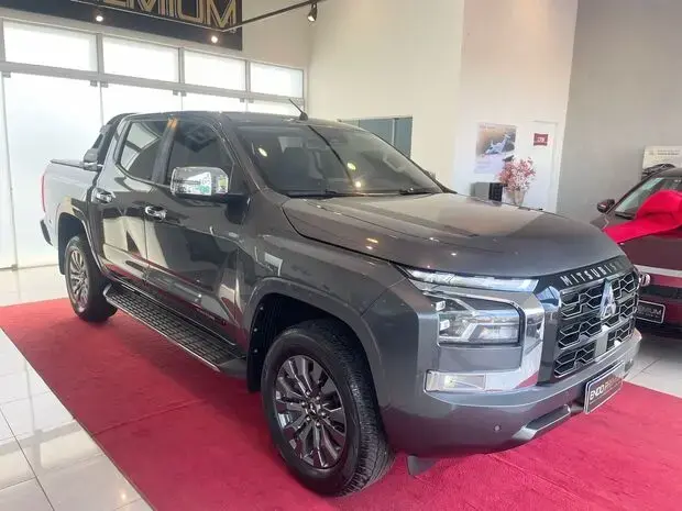 Mitsubishi TRITON HPE-S 2.4TDi 16v 4X4 C.D TRITON HPE-S 2.4TDi 16v 4X4 C.D