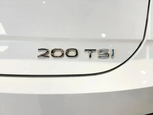 Volkswagen NIVUS 1.0 200 TSI TOTAL FLEX COMFORTLINE AUTOMÁTICO
