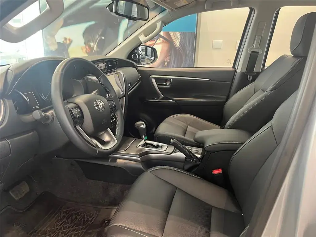galeria HILUX SW4