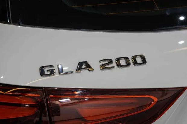 Mercedes Benz GLA 200 1.3 MHEV AMG LINE 7G-DCT