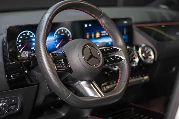 Mercedes Benz GLA 200 1.3 MHEV AMG LINE 7G-DCT
