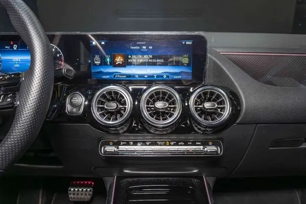 Mercedes Benz GLA 200 1.3 MHEV AMG LINE 7G-DCT