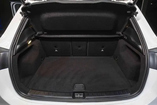 Mercedes Benz GLA 200 1.3 MHEV AMG LINE 7G-DCT
