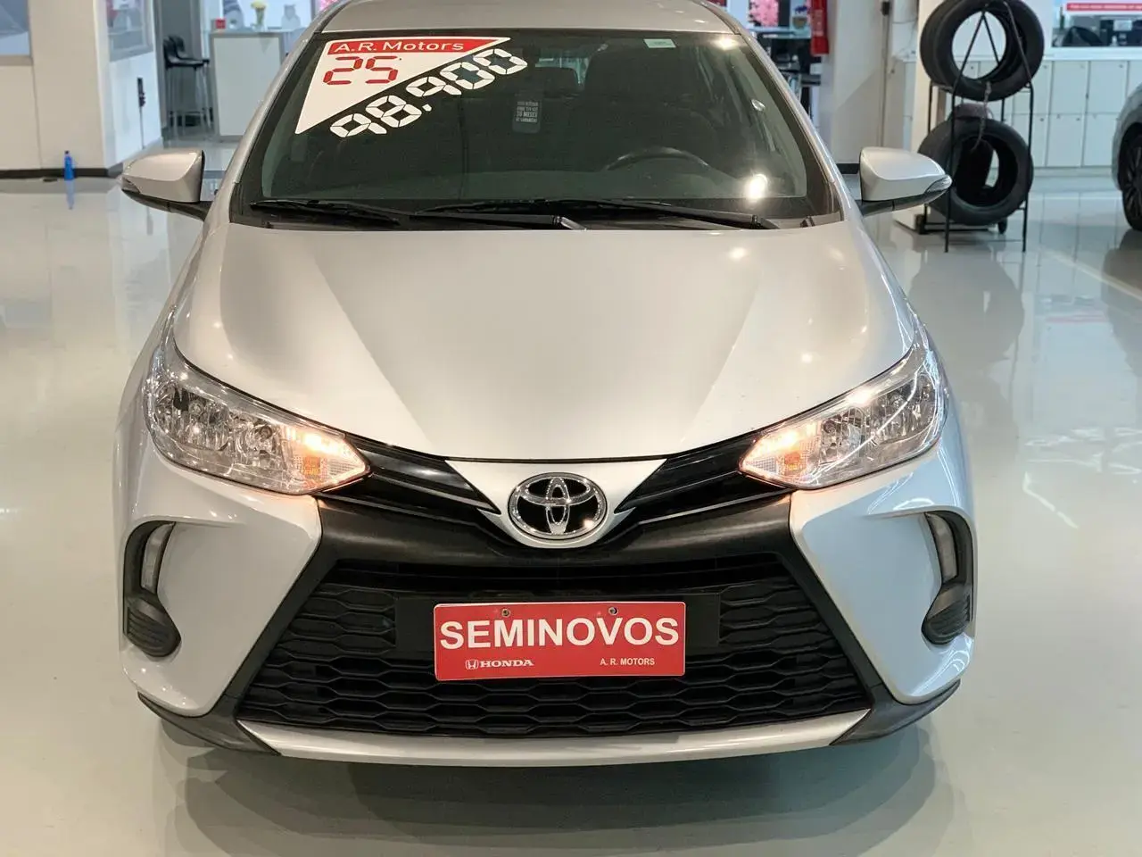 galeria Yaris Sedan