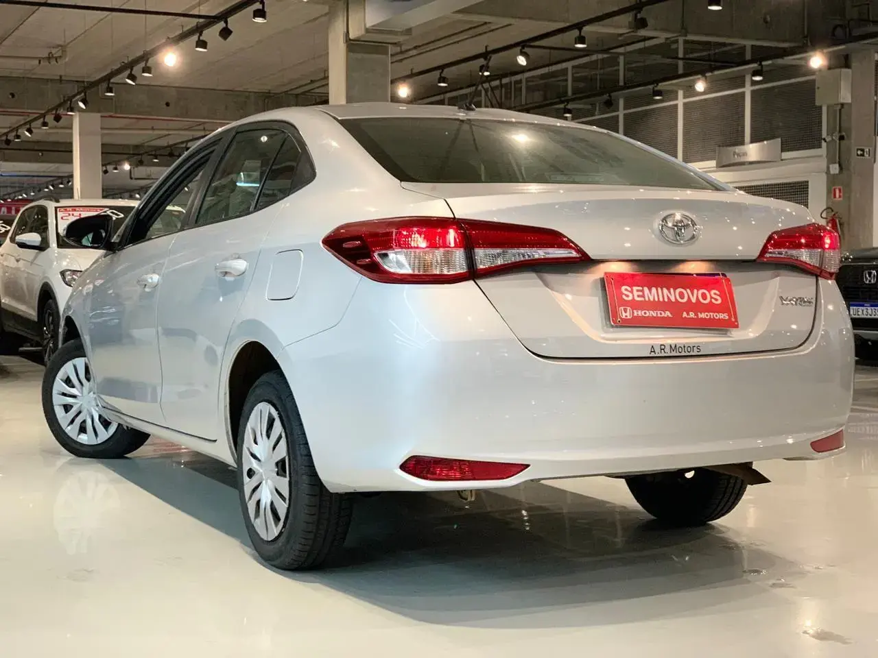 galeria Yaris Sedan
