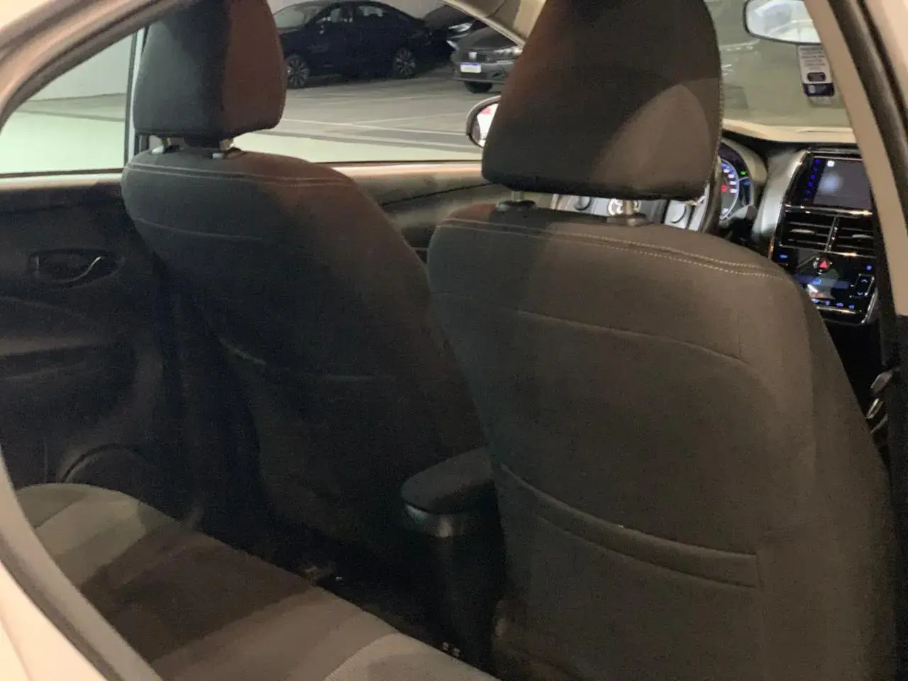 galeria Yaris Sedan