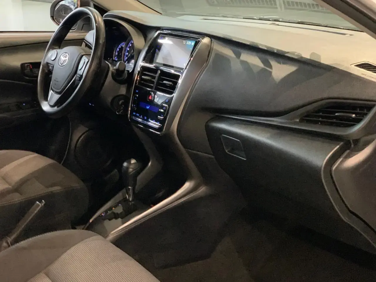 galeria Yaris Sedan