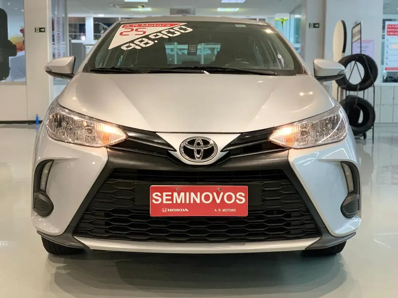 galeria Yaris Sedan