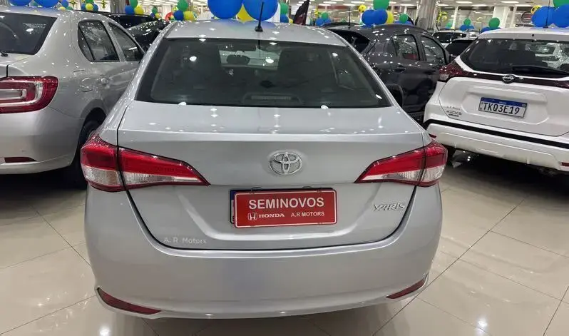 galeria Yaris Sedan