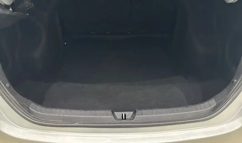 galeria Yaris Sedan
