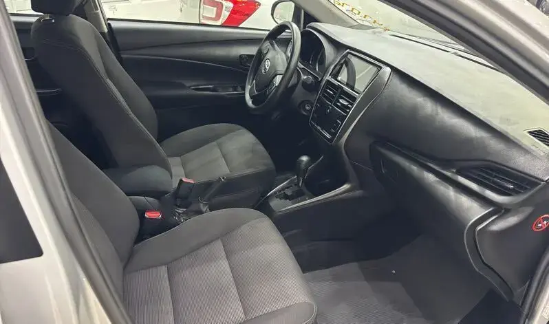 galeria Yaris Sedan