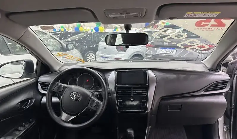galeria Yaris Sedan