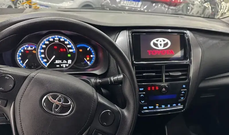 galeria Yaris Sedan