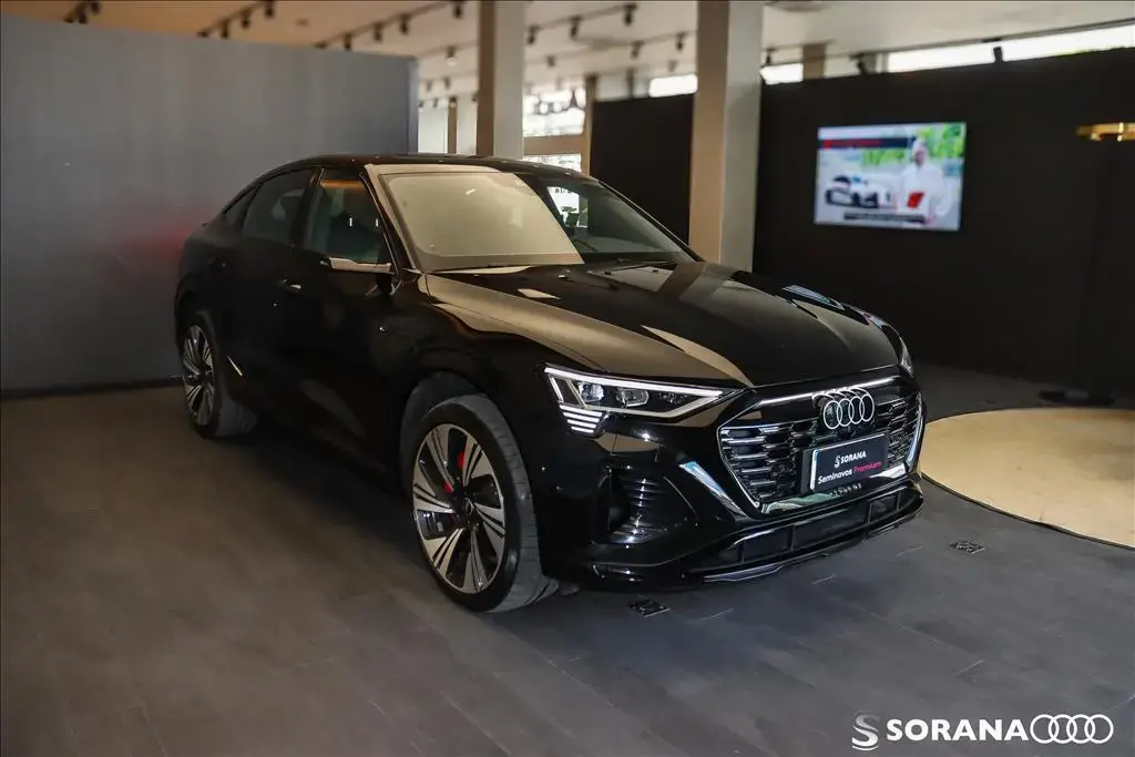 galeria Q8 E-TRON