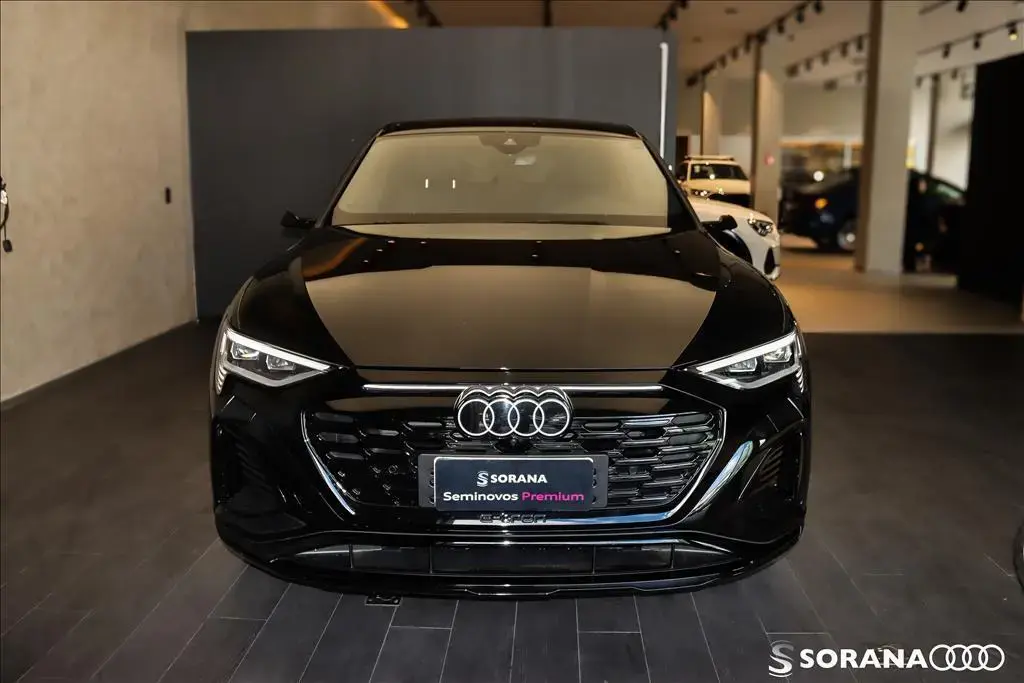 galeria Q8 E-TRON