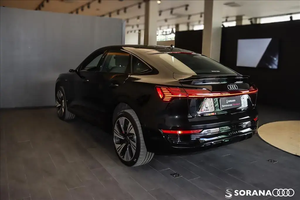 galeria Q8 E-TRON
