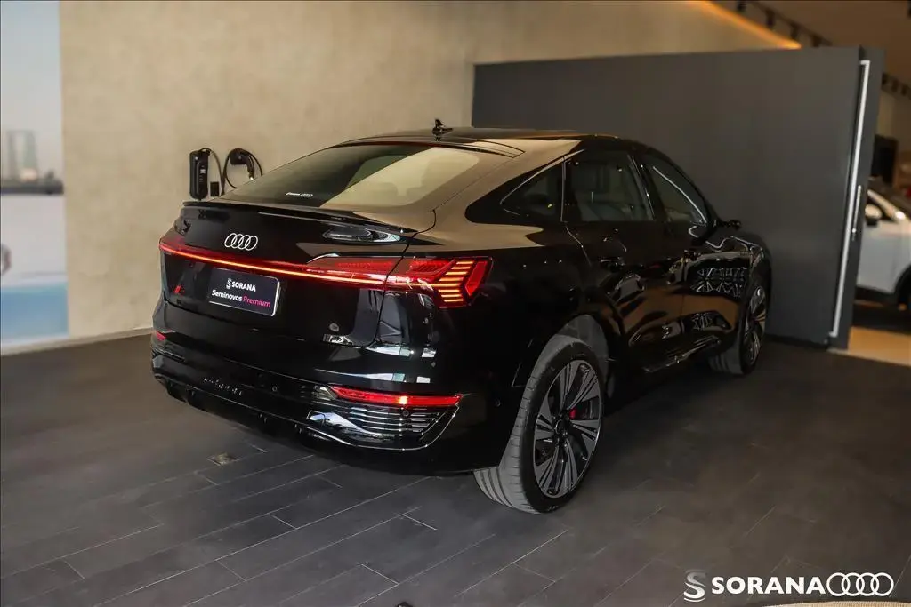 galeria Q8 E-TRON