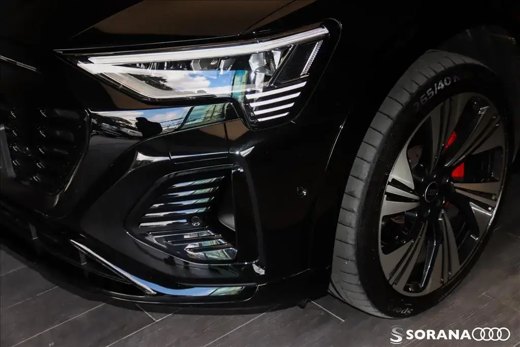 galeria Q8 E-TRON