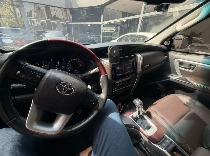 galeria HILUX SW4