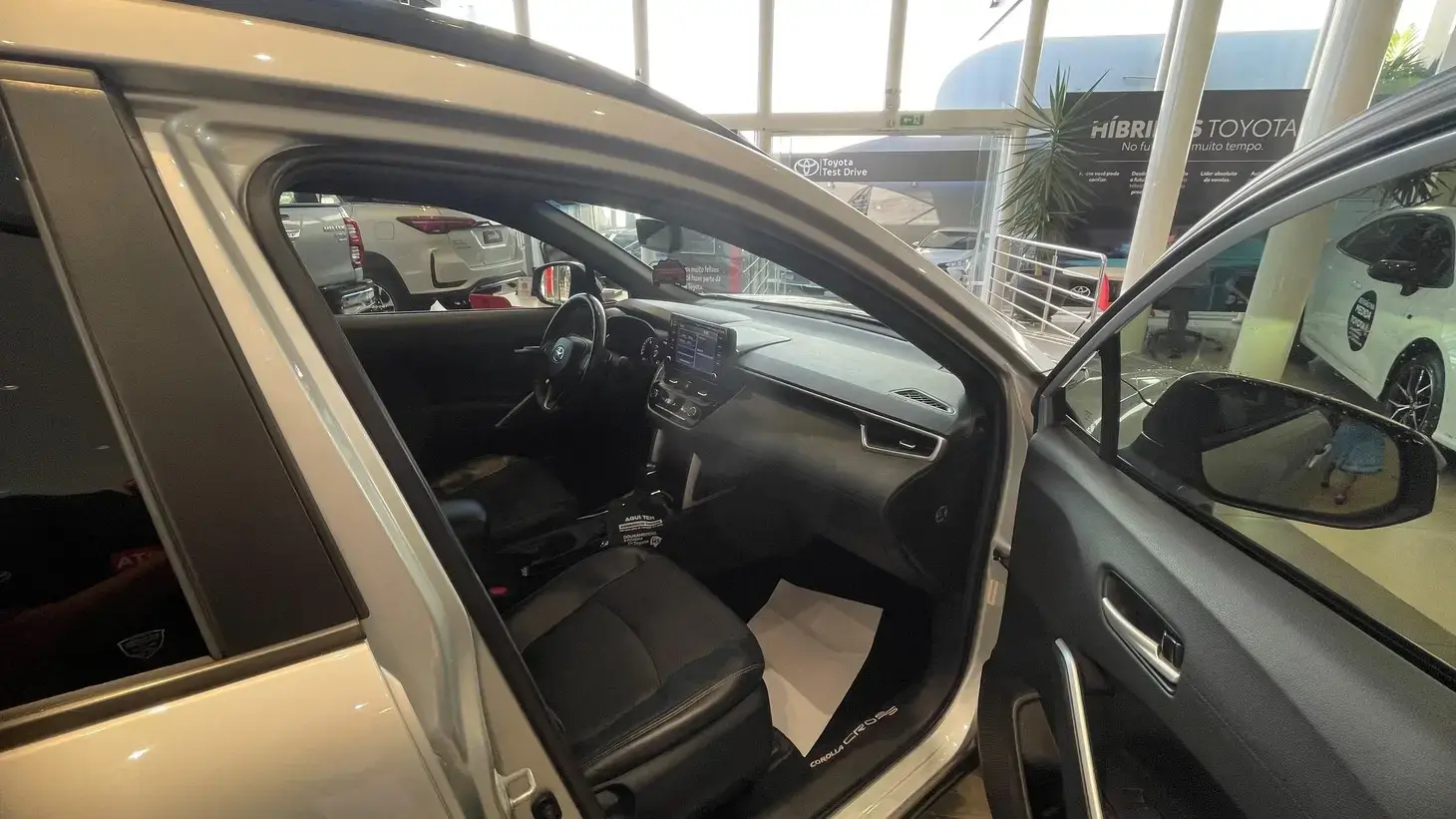 galeria COROLLA CROSS XRE