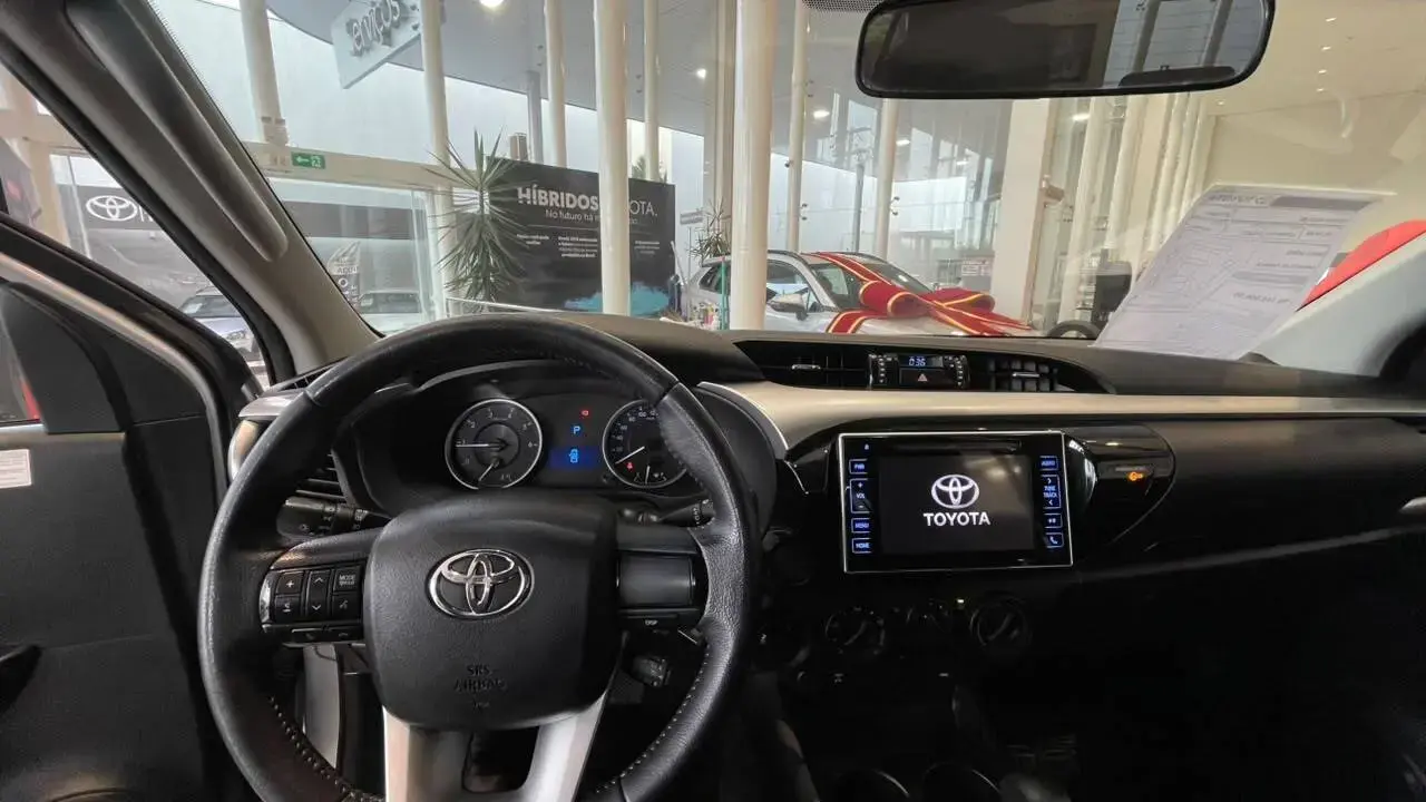 galeria HILUX SR 4X4 2.8