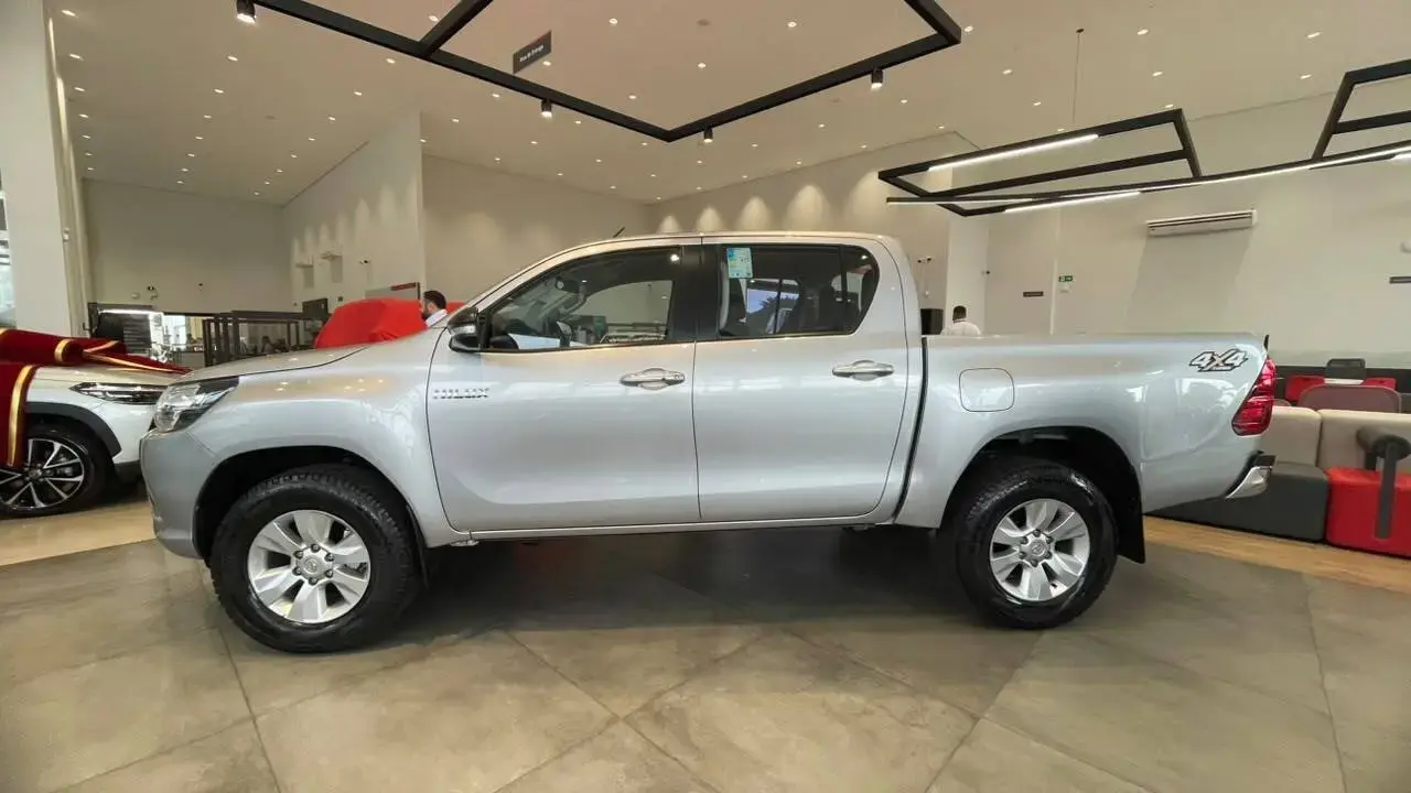 galeria HILUX SR 4X4 2.8