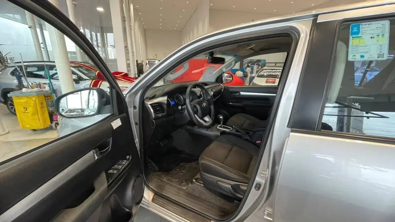 galeria HILUX SR 4X4 2.8