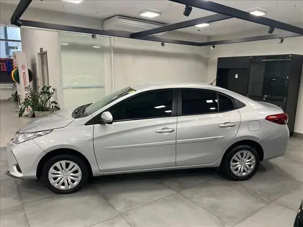 Toyota YARIS 1.5 16V FLEX SEDAN XL MULTIDRIVE