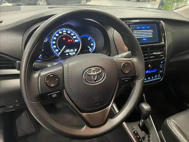 Toyota YARIS 1.5 16V FLEX SEDAN XL MULTIDRIVE