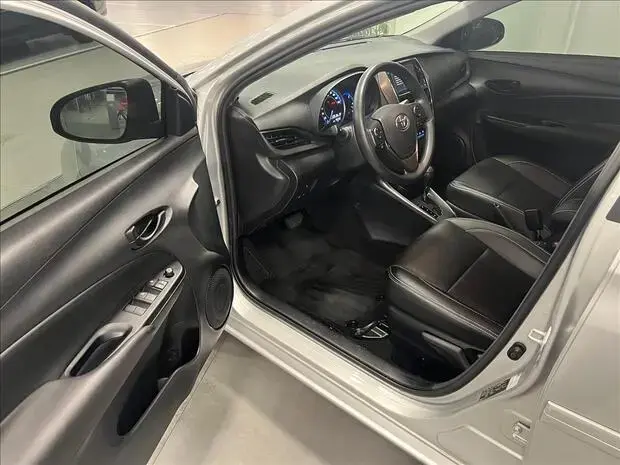 Toyota YARIS 1.5 16V FLEX SEDAN XL MULTIDRIVE
