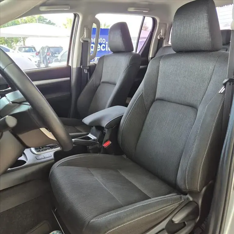 galeria HILUX