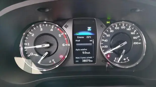 Toyota HILUX 2.8 D-4D TURBO DIESEL CD SRX 4X4 AUTOMÁTICO