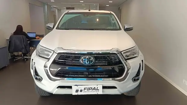 Toyota HILUX 2.8 D-4D TURBO DIESEL CD SRX 4X4 AUTOMÁTICO