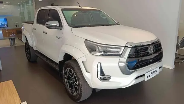 Toyota HILUX 2.8 D-4D TURBO DIESEL CD SRX 4X4 AUTOMÁTICO
