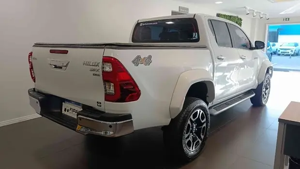 Toyota HILUX 2.8 D-4D TURBO DIESEL CD SRX 4X4 AUTOMÁTICO