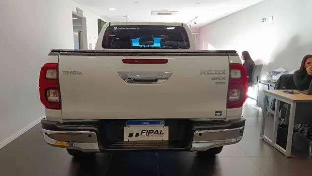 Toyota HILUX 2.8 D-4D TURBO DIESEL CD SRX 4X4 AUTOMÁTICO