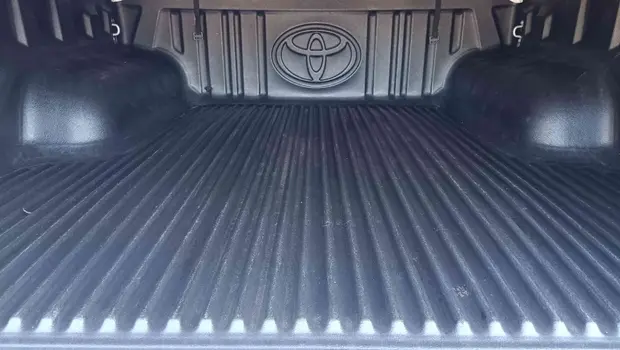 Toyota HILUX 2.8 D-4D TURBO DIESEL CD SRX 4X4 AUTOMÁTICO