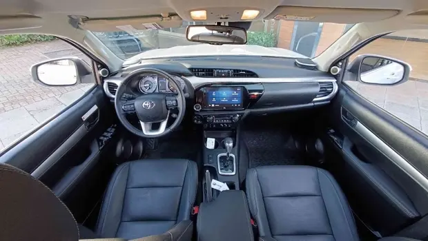 Toyota HILUX 2.8 D-4D TURBO DIESEL CD SRX 4X4 AUTOMÁTICO