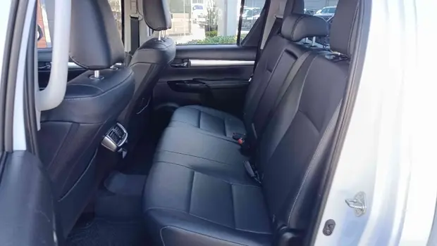 Toyota HILUX 2.8 D-4D TURBO DIESEL CD SRX 4X4 AUTOMÁTICO