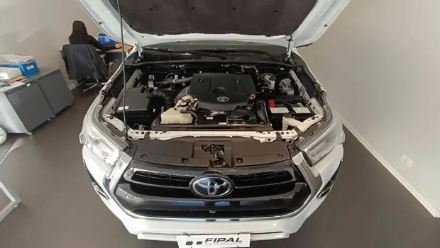 Toyota HILUX 2.8 D-4D TURBO DIESEL CD SRX 4X4 AUTOMÁTICO