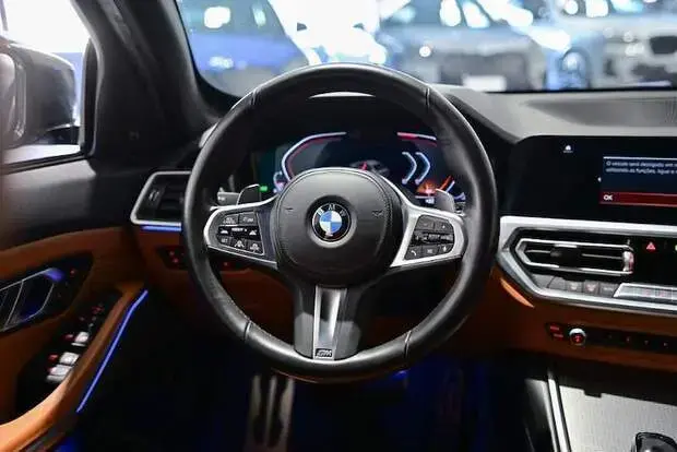 Bmw 330i 2.0 M Sport AT