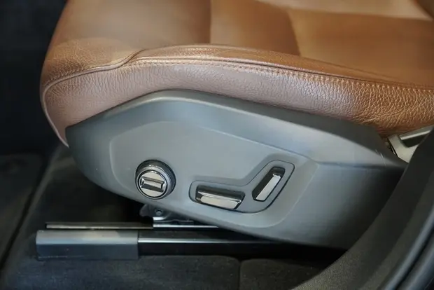 Volvo XC60 2.0 T8 RECHARGE PLUS AWD GEARTRONIC