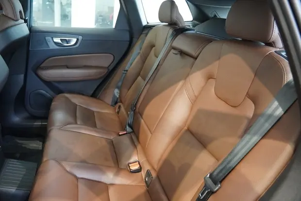 Volvo XC60 2.0 T8 RECHARGE PLUS AWD GEARTRONIC