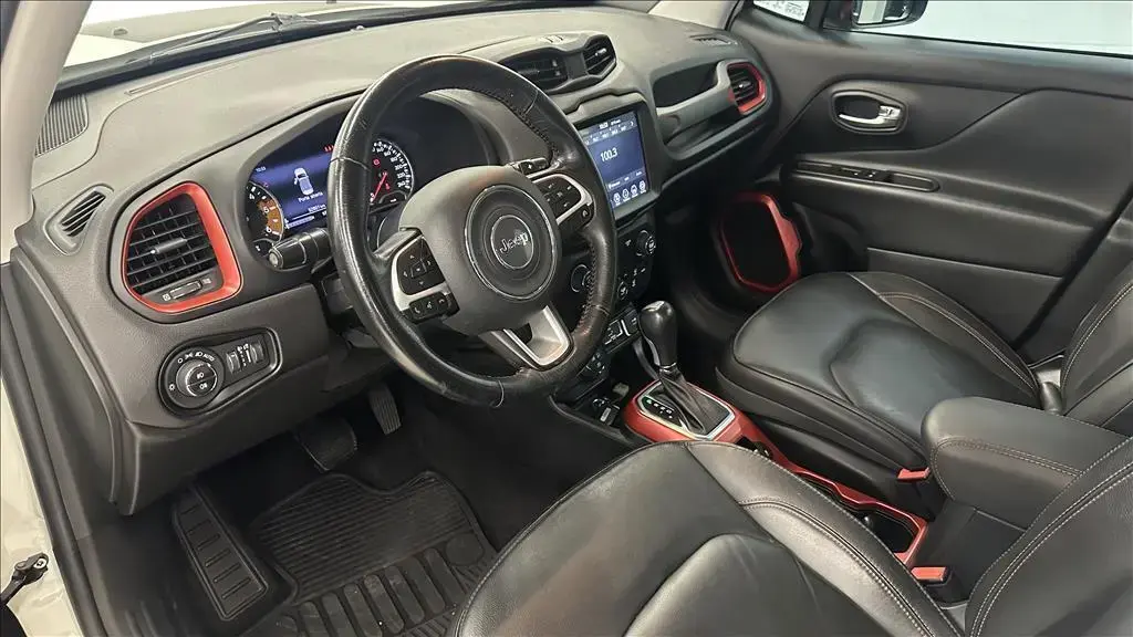 galeria RENEGADE