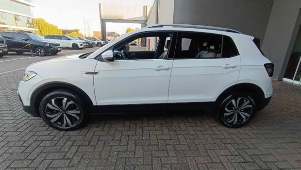 Volkswagen T-CROSS 1.4 250 TSI TOTAL FLEX HIGHLINE AUTOMÁTICO