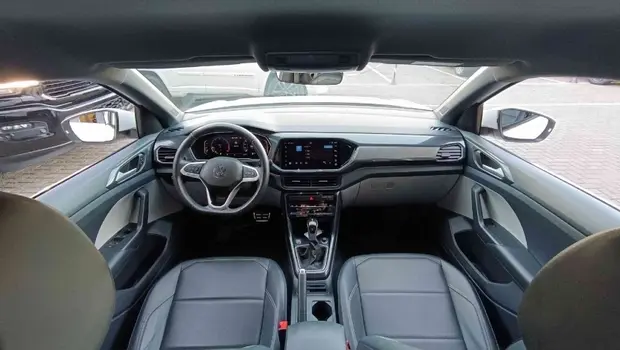 Volkswagen T-CROSS 1.4 250 TSI TOTAL FLEX HIGHLINE AUTOMÁTICO