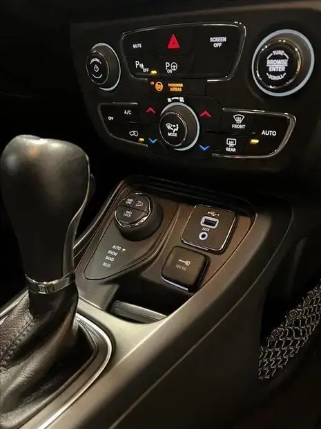 Jeep COMPASS 2.0 16V DIESEL LONGITUDE 4X4 AUTOMÁTICO