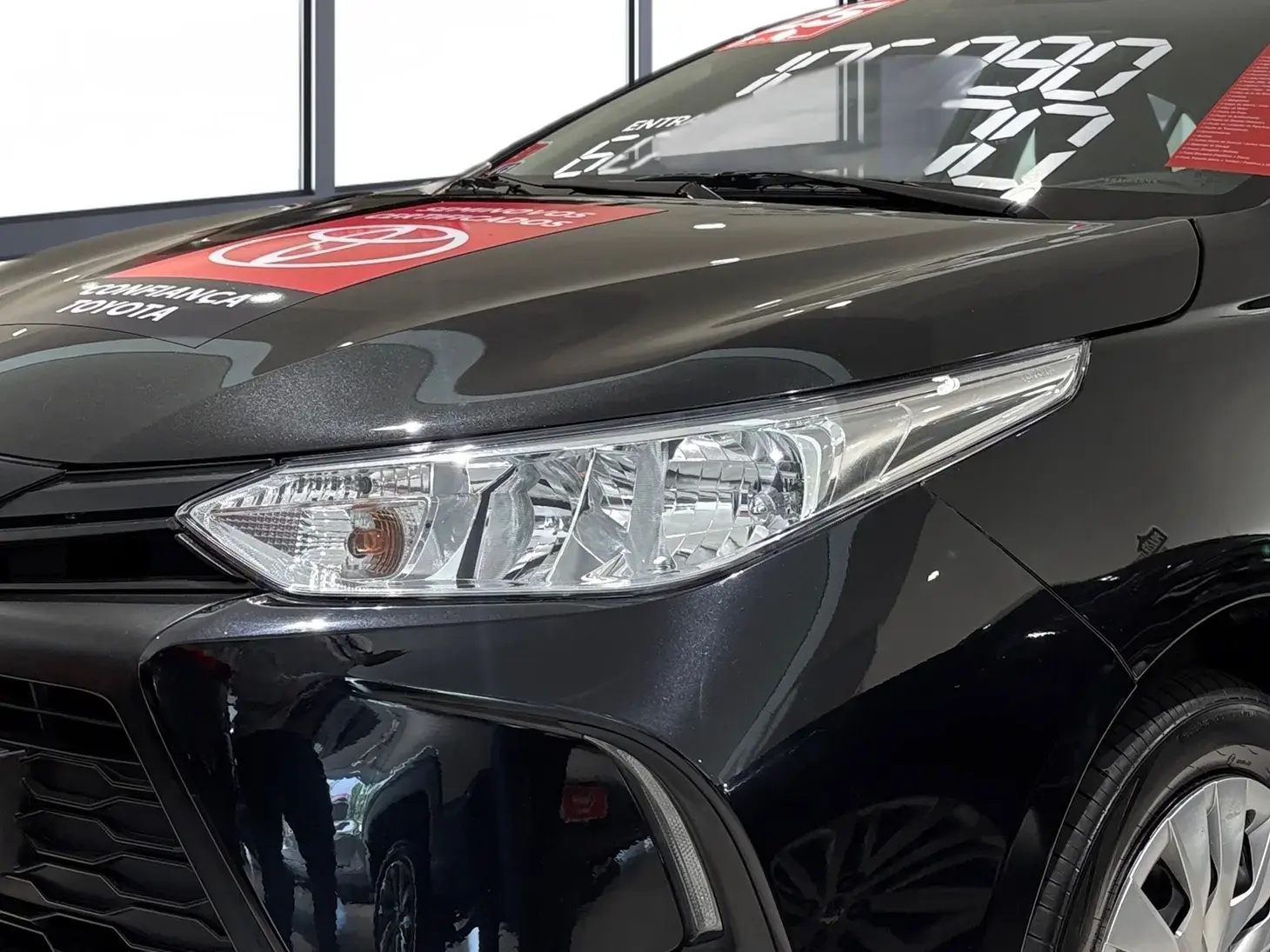 galeria Yaris Sedan
